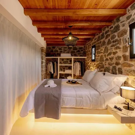 Of Delight And Serenity Villa Plaka (Naxos)